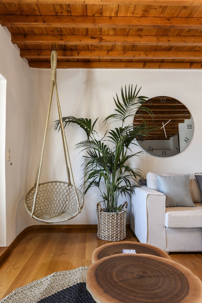 Dimele Rooms and Studios 30/50