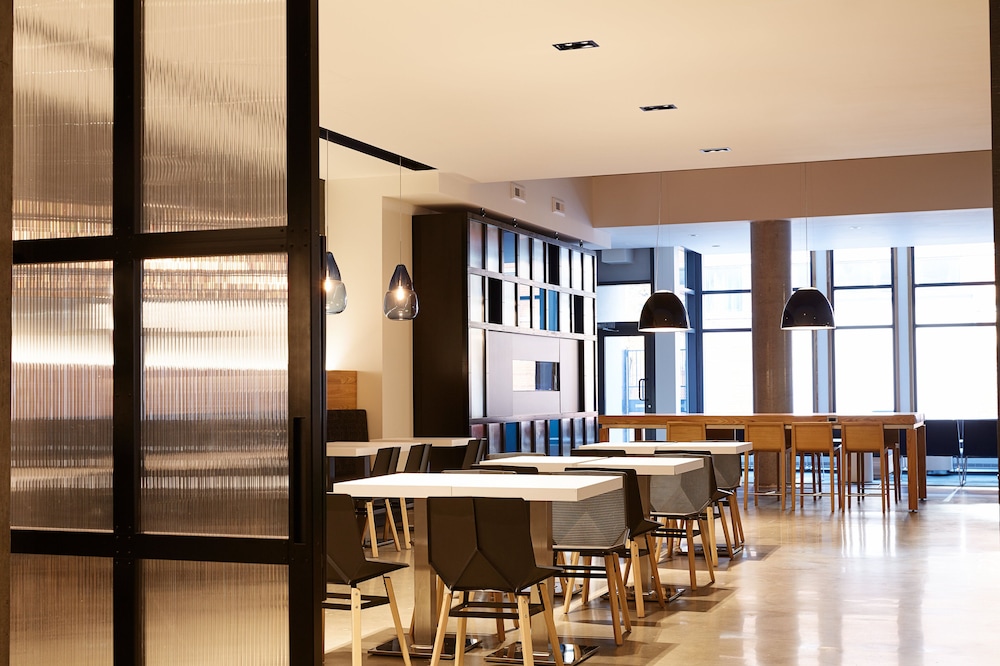 restaurant cafeteria