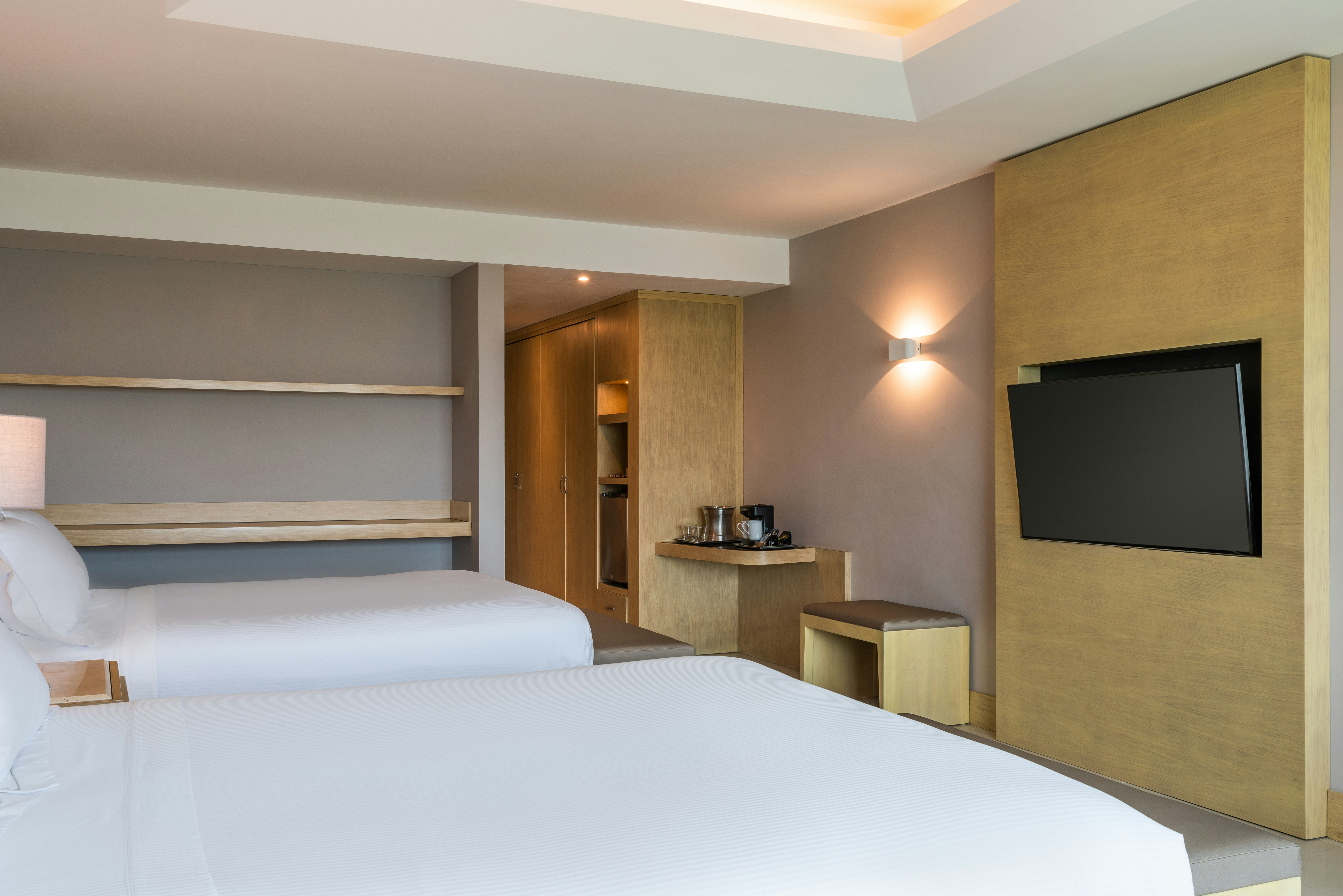 EXECUTIVE, 2 QUEEN BEDS, CITY VIEW