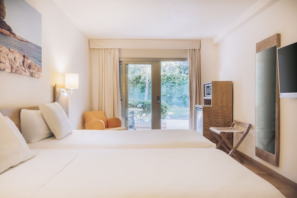 Iberostar Waves Pinos Park 5/50