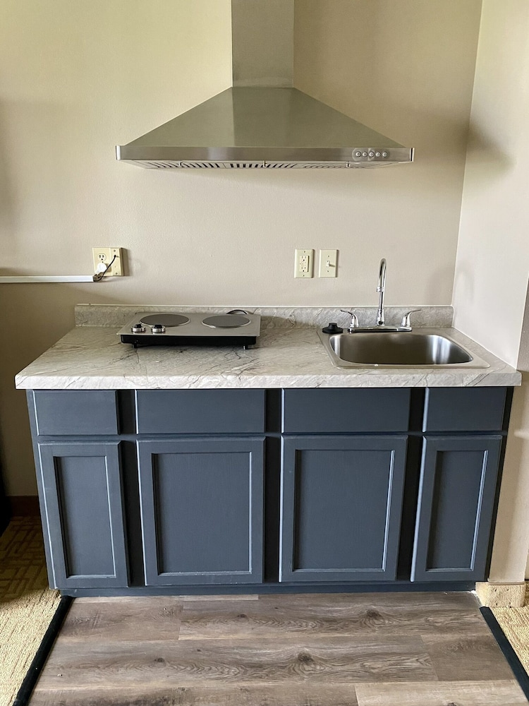 Super 8 By Wyndham Jackson Mn 4/41
