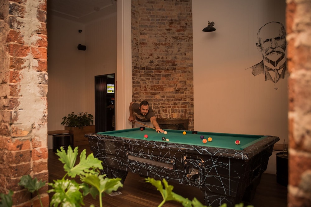 Queens Arms Hotel 23/41