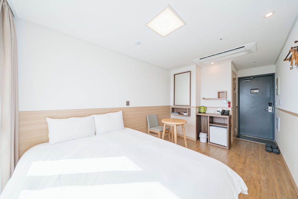 Hotel Kenny Seogwipo 22/66