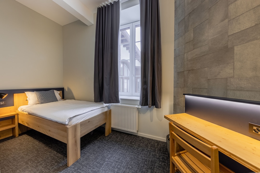 Villars Lodge 3/50