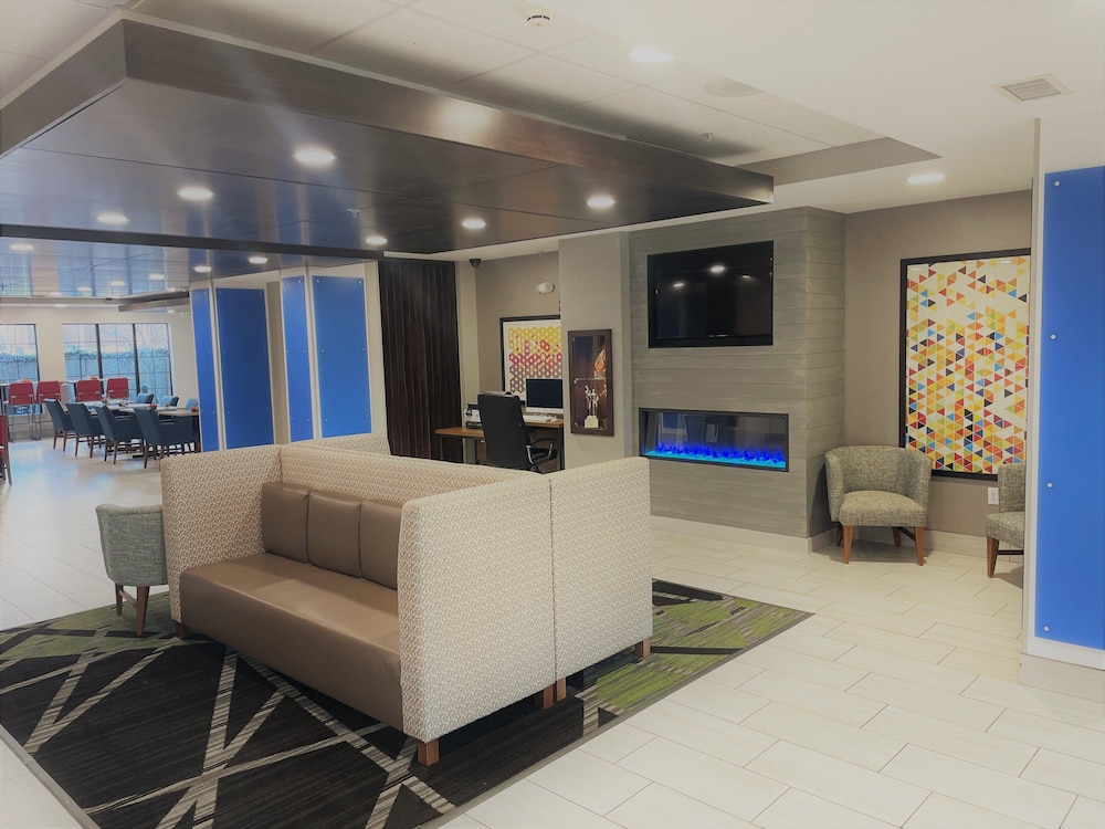 Holiday Inn Express Hotel And Suites Grand Island 5/53
