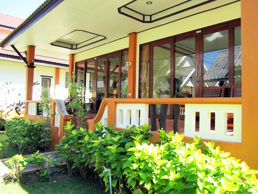 LANTA IL MARE BEACH RESORT 10/73