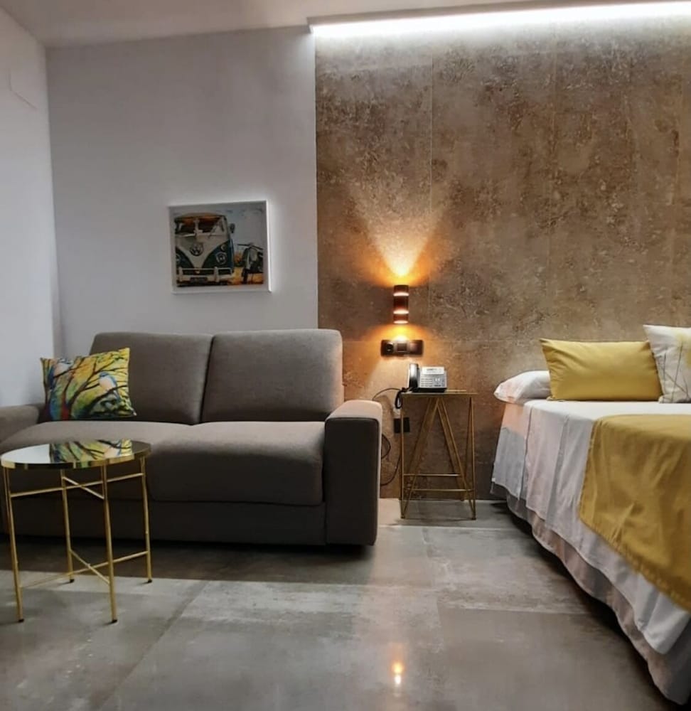 Hotel Angel 24/50