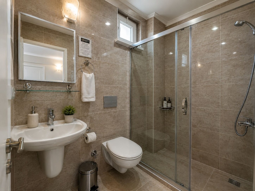 Tenedos Iskele Hotel 44/45