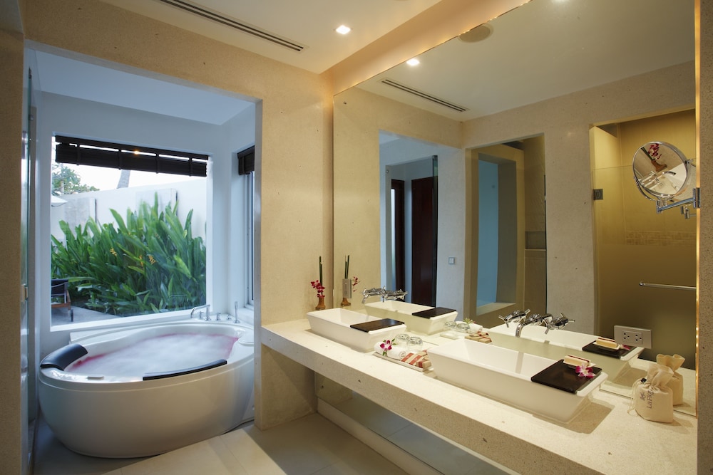 La Flora Resort Patong 69/70