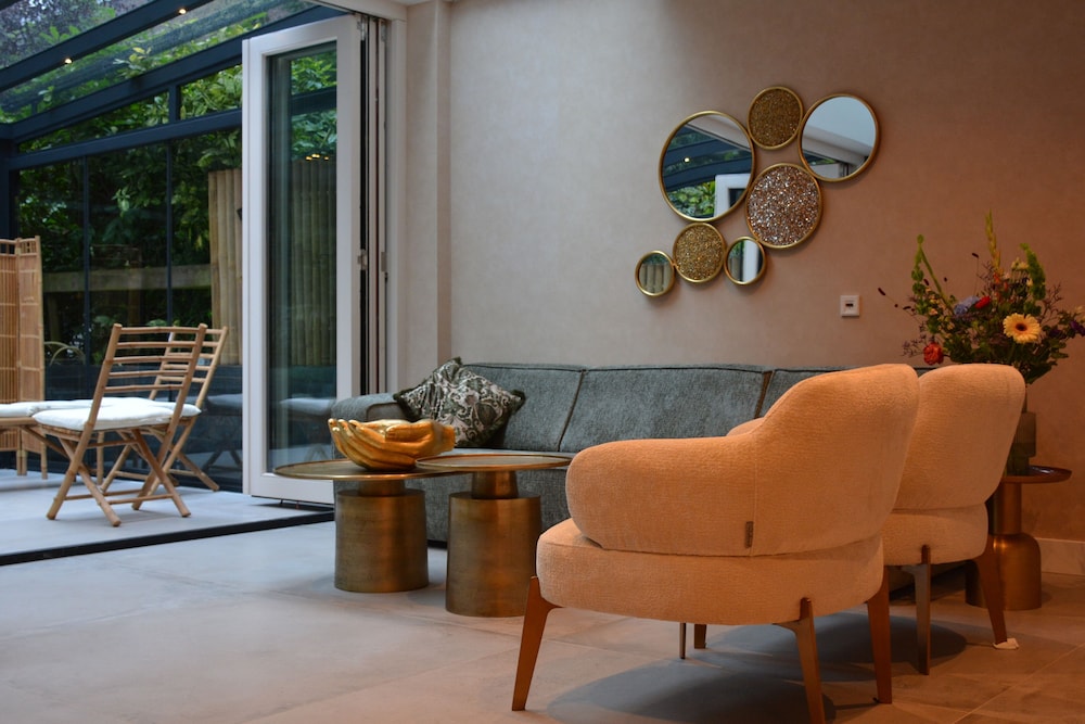If boutique hotel 40/55