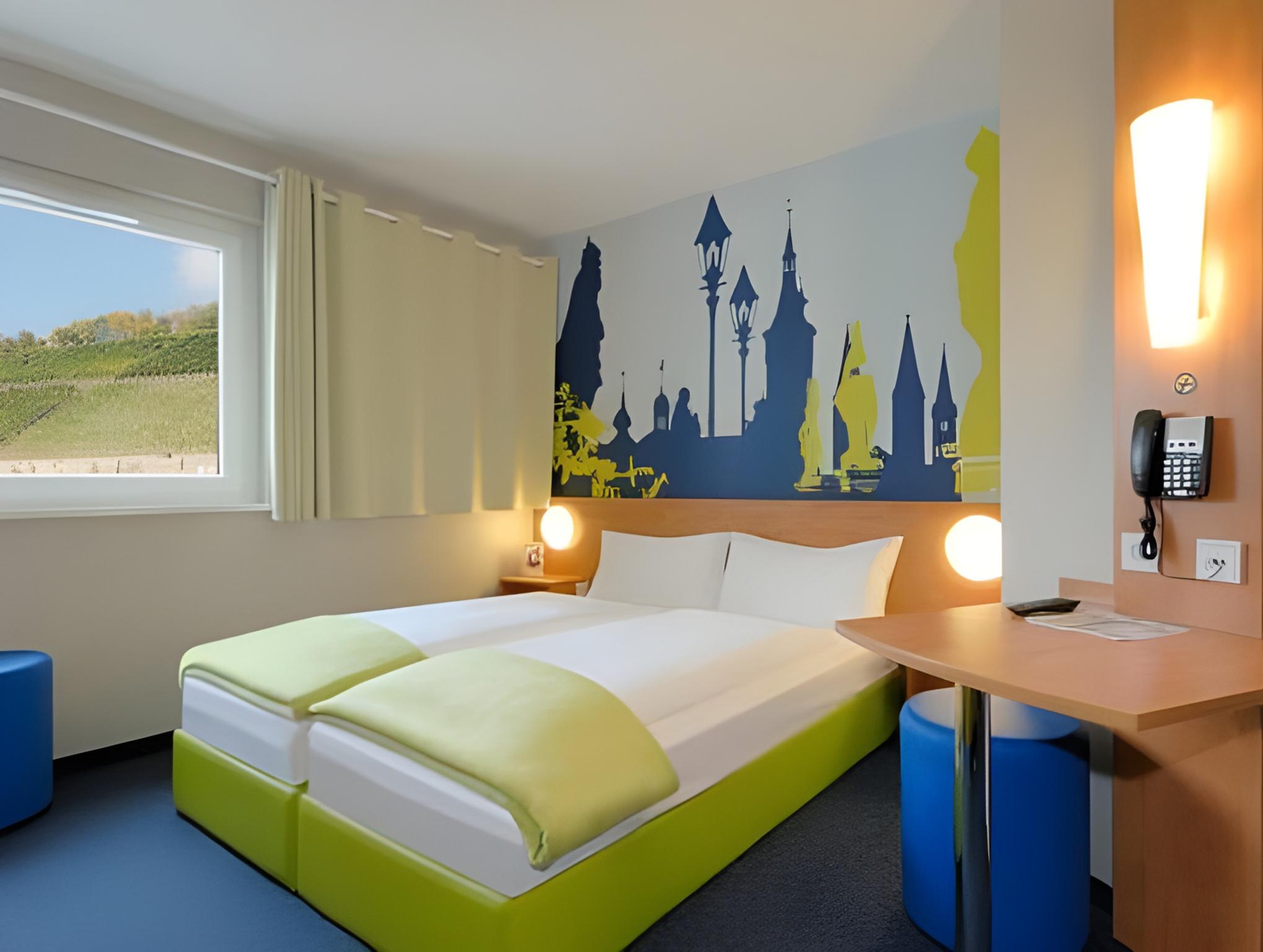 Room, Double Bed