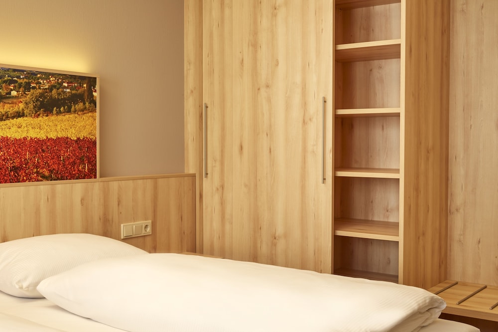 H Hotel Stuttgart Herrenberg 35/63