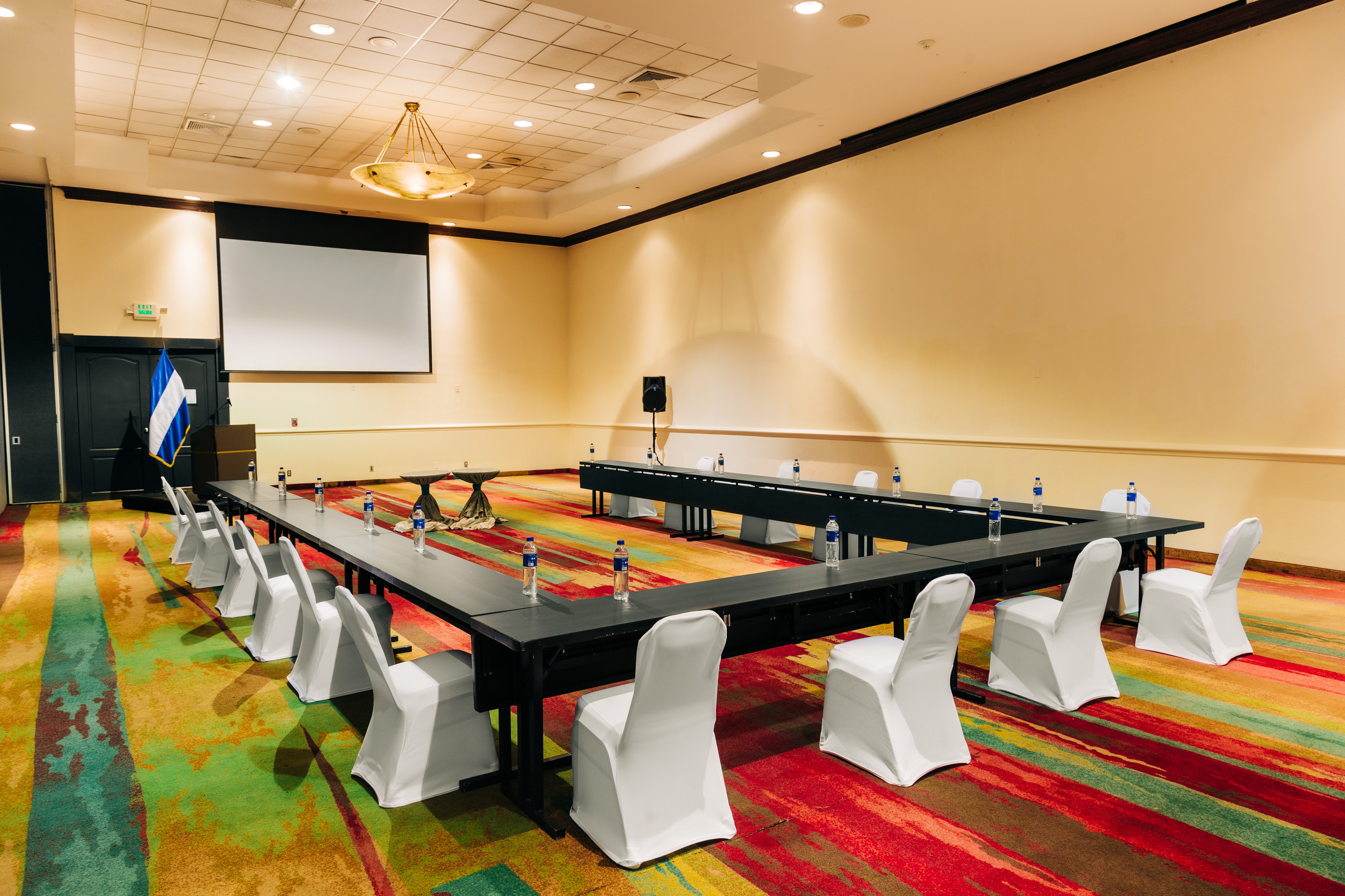 Holiday Inn San Salvador An Ihg Hotel 58/60