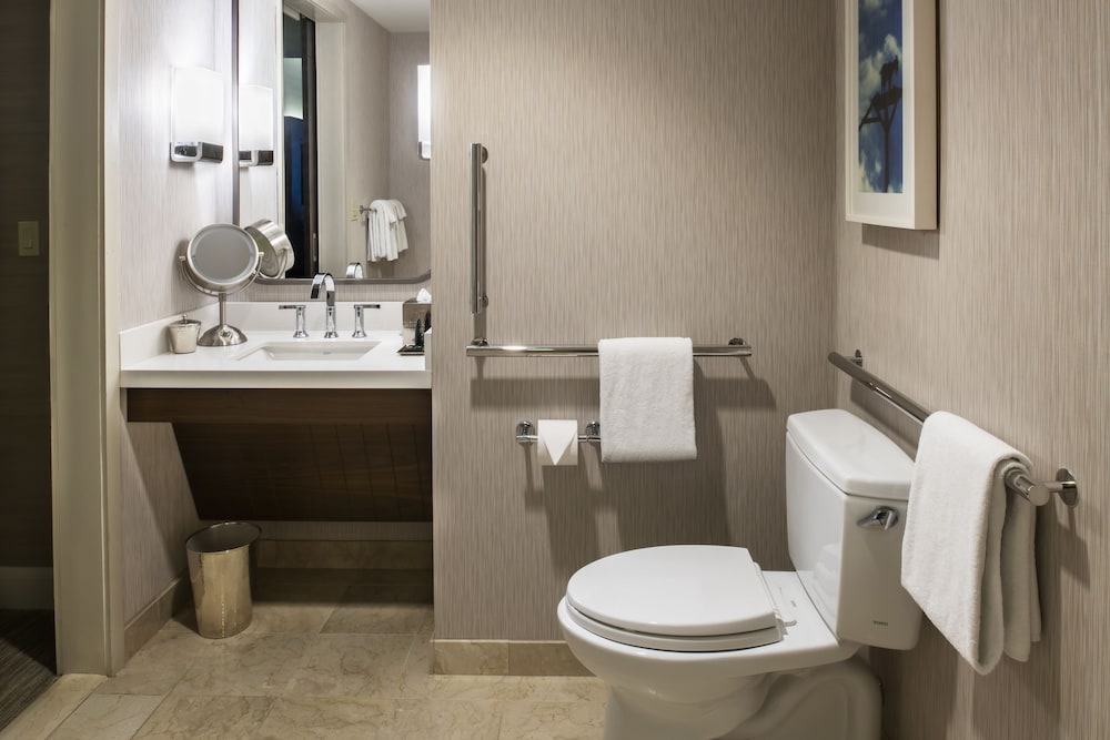 Hyatt Chicago Magnificent Mile Formerly Wyndham Chicago 55/68