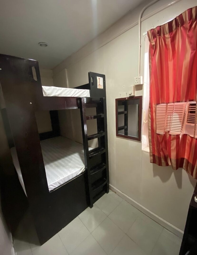 New Guangzhou Guest House 35/45