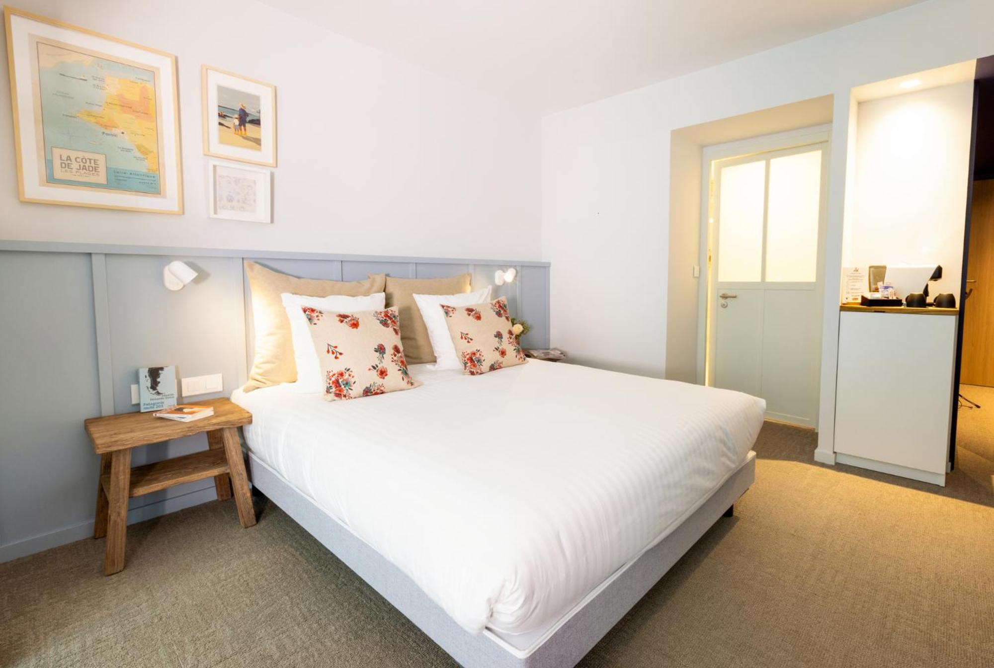 Cocoon, Double Bed, Garden Side