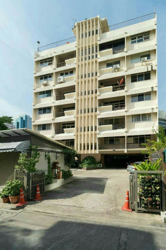 Le Vanvarothai Saladaeng Residence 2/50