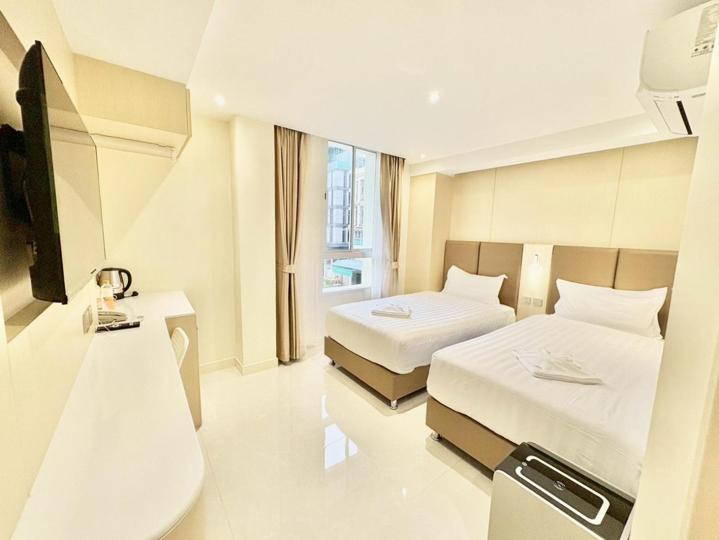 ABC QQ Hotel 30/38
