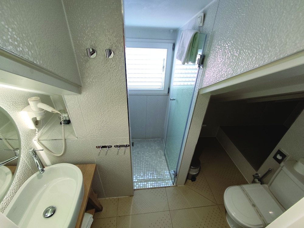 Superior, Twin Beds, 2 King Beds 6/7