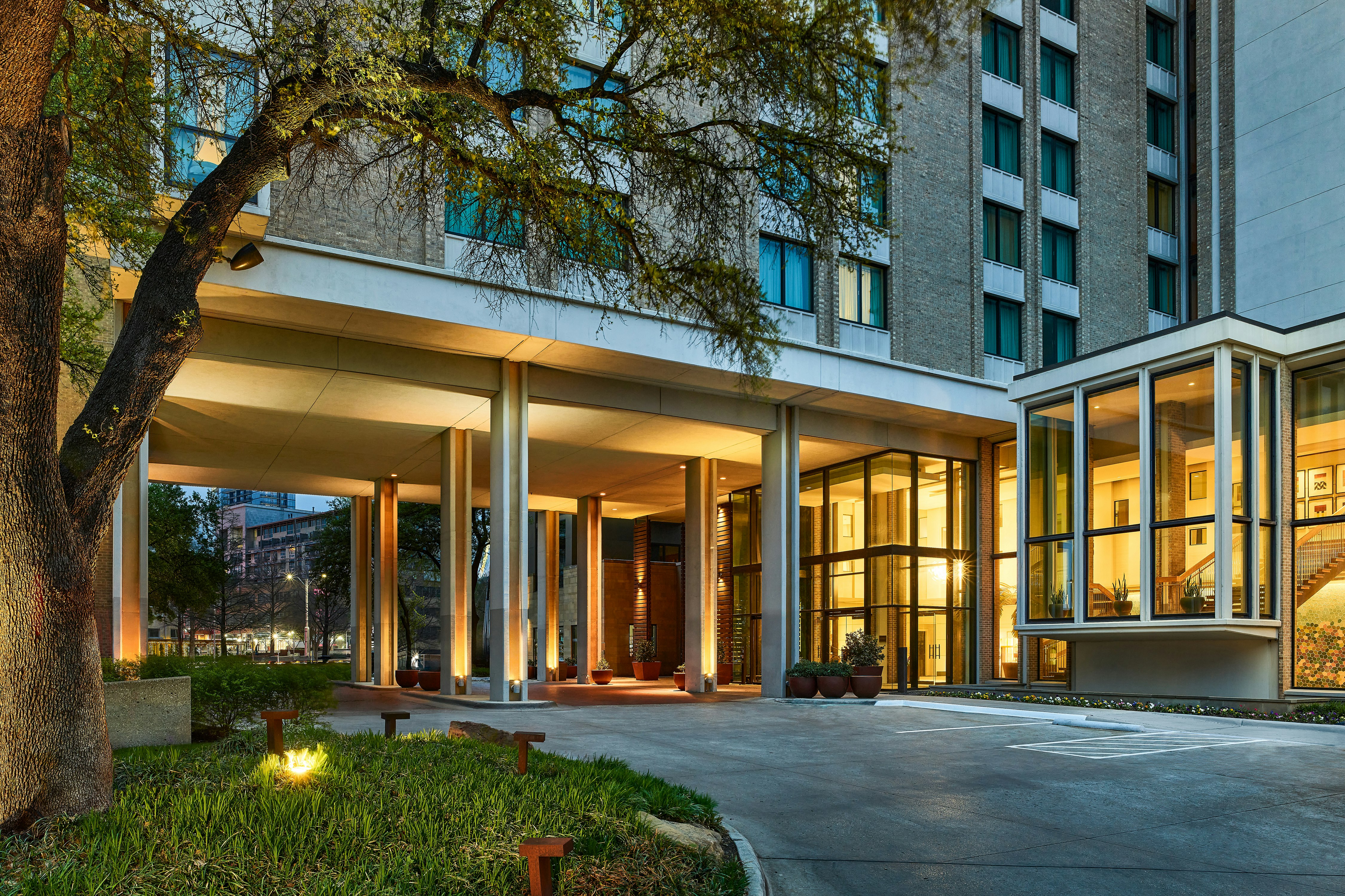 The Highland Dallas, Curio Collection by Hilton in DALLAS - TX