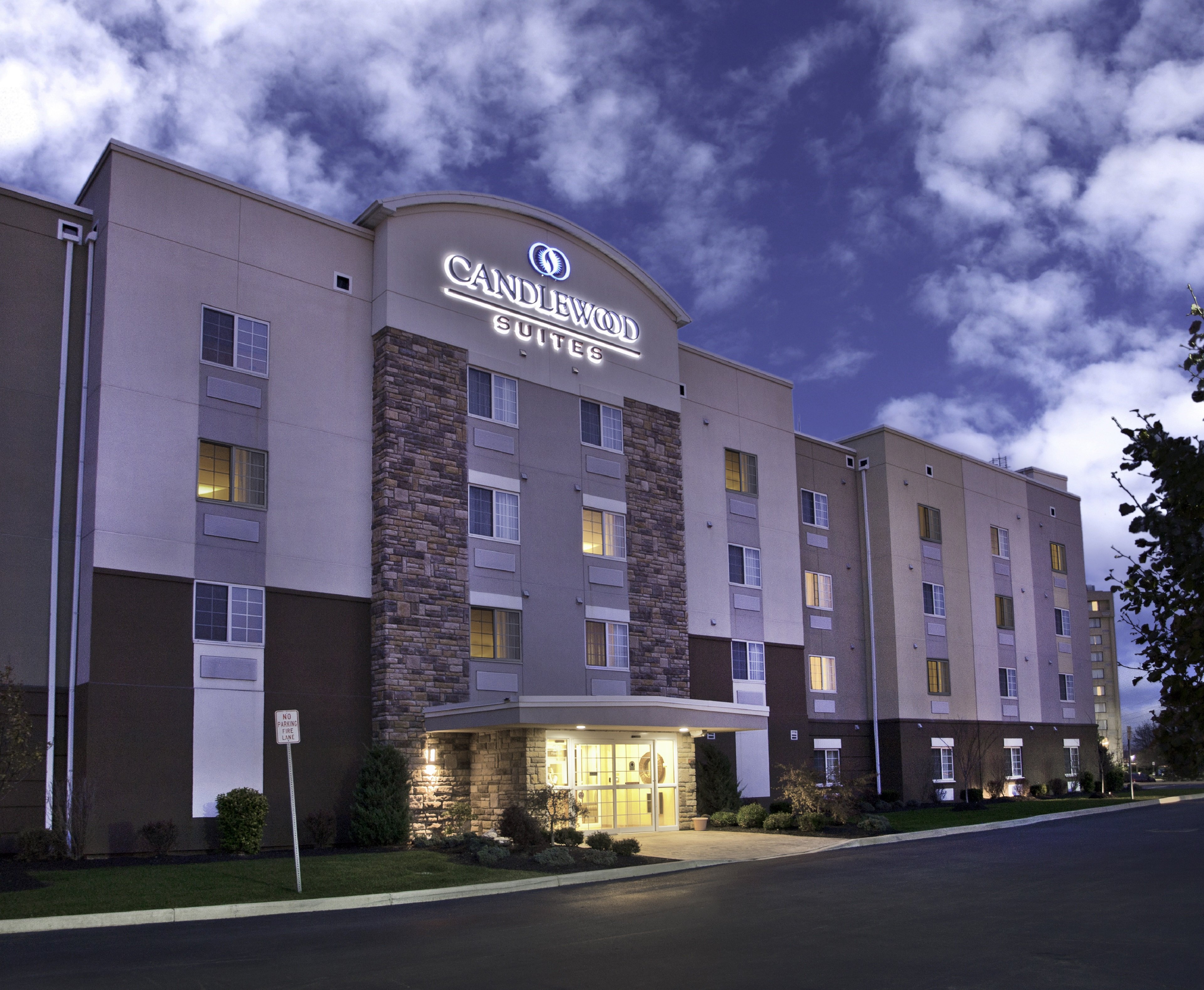 CANDLEWOOD SUITES BUFFALO AMHERST 10/77