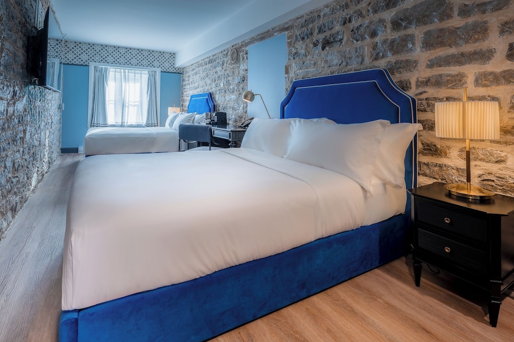 Superior, 2 Queen Beds, Acadia Hotel 4/7
