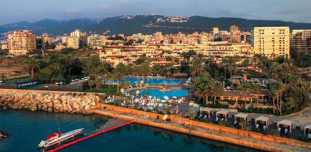 Portemilio Hotel & Resort 67/76
