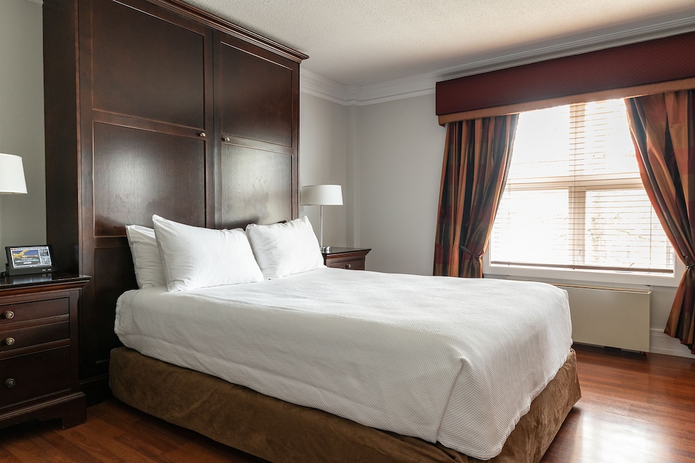 Plus, Classic, Suite, Queen Bed