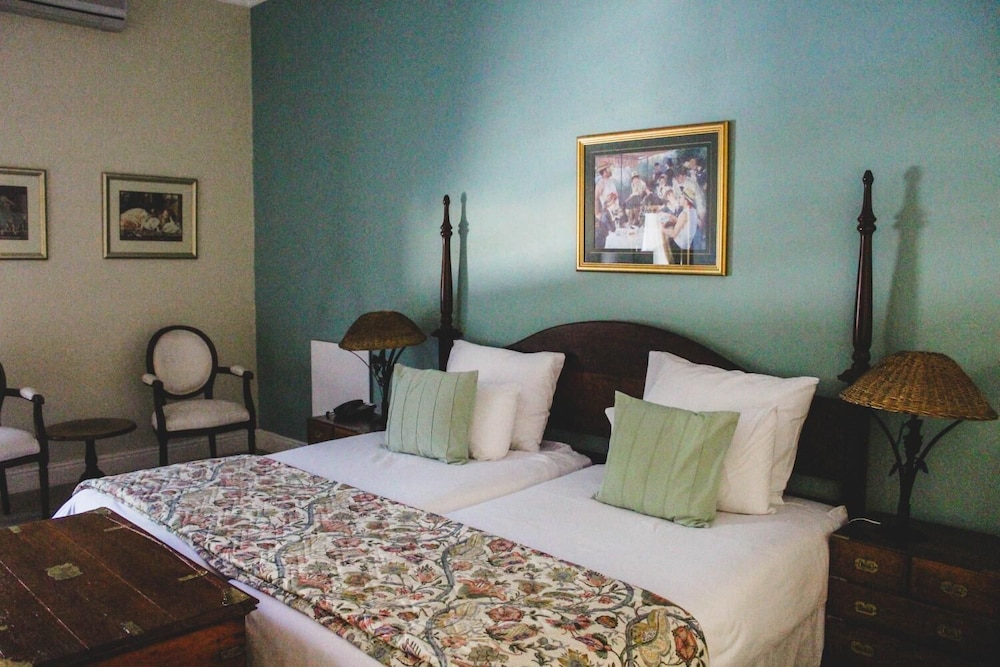 Pontac Manor Hotel 6/28