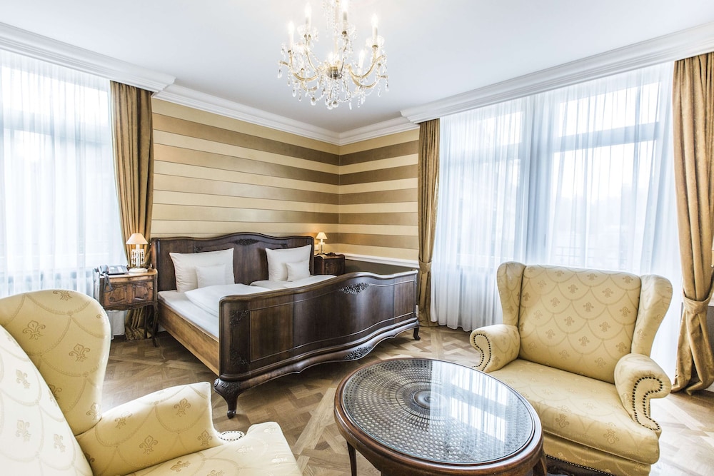 Heliopark Bad Hotel zum Hirsch 37/55