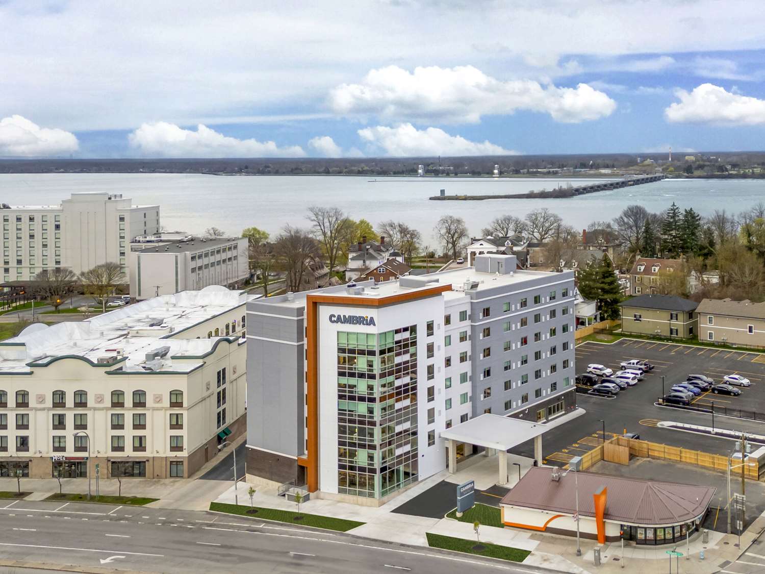 Cambria Hotel Niagara Falls 6/23