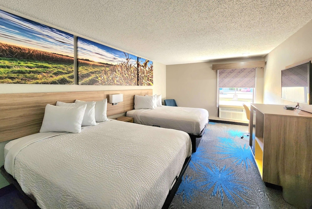 Days Inn & Suites By Wyndham New Iberia 10/27