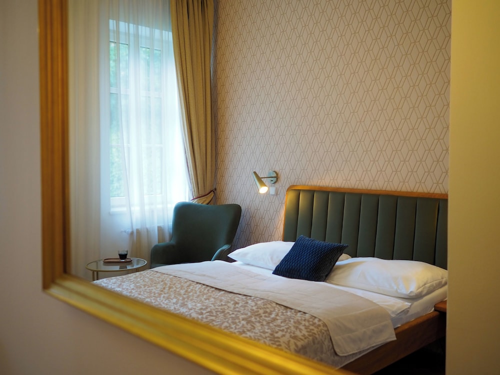 Boutique Hotel 16 15/50
