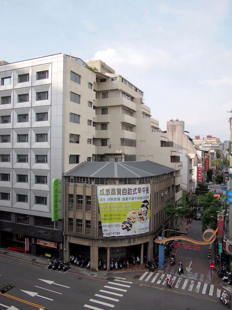 A Ace Hotel 6/56