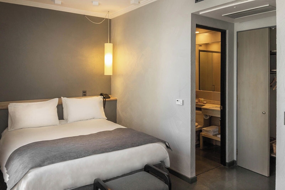 BASIC, DOUBLE BED
