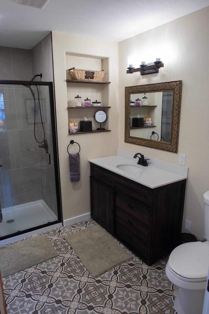 Moonshadow Bed and Breakfast 68/69