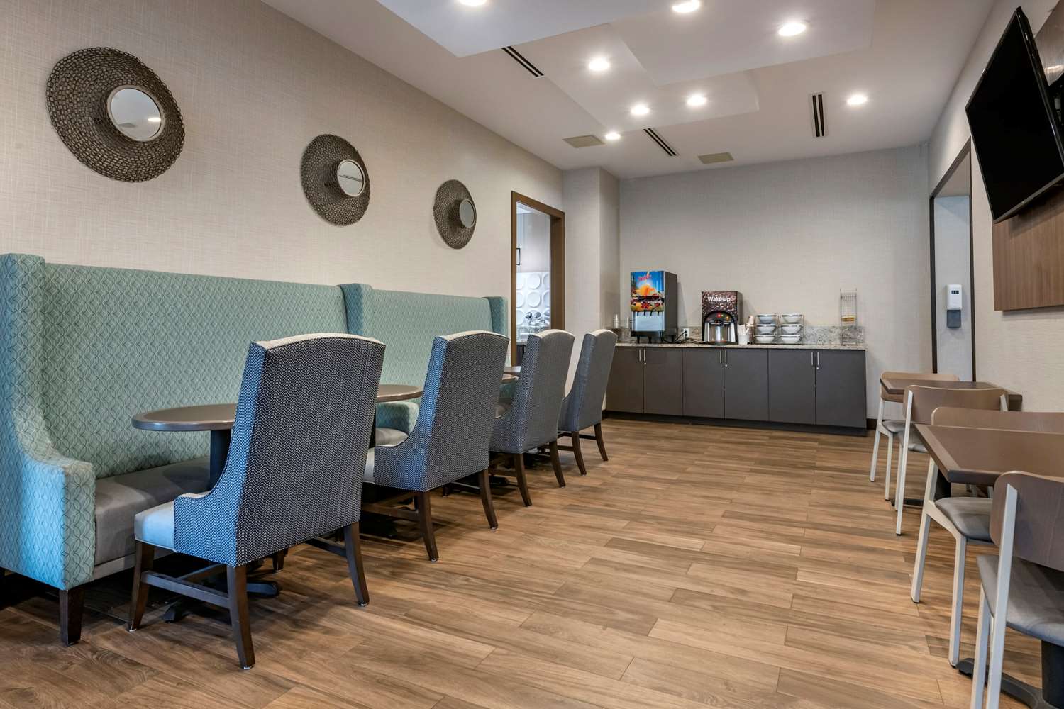 Comfort Suites Fort Lauderdale Airport & Cruise Port 17/18