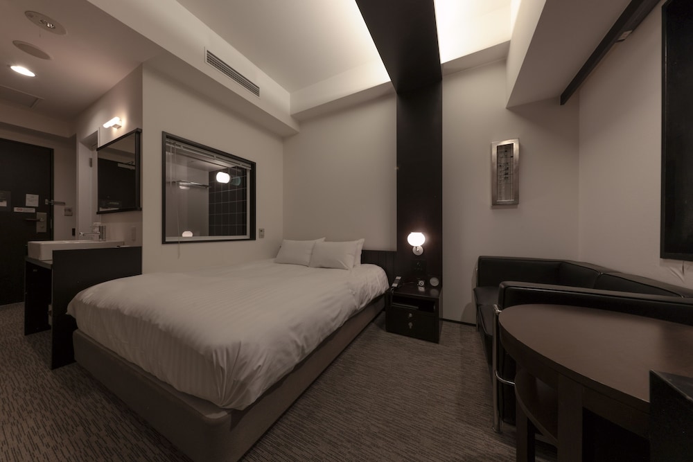 غرفة قياسية بسرير كوين، FURANO NATULUX HOTEL 4/8