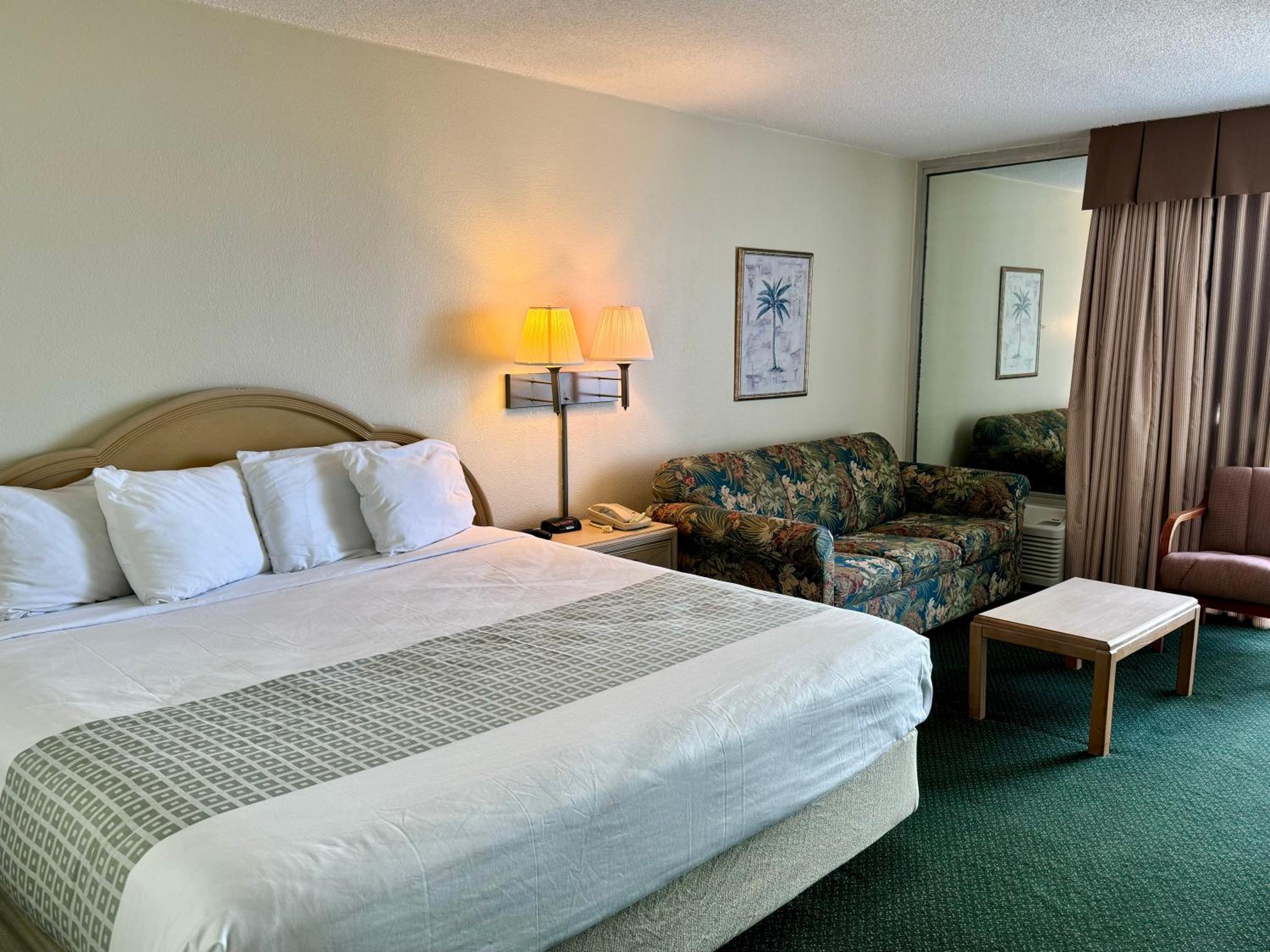 Room, King Bed, City View, Hot Tub