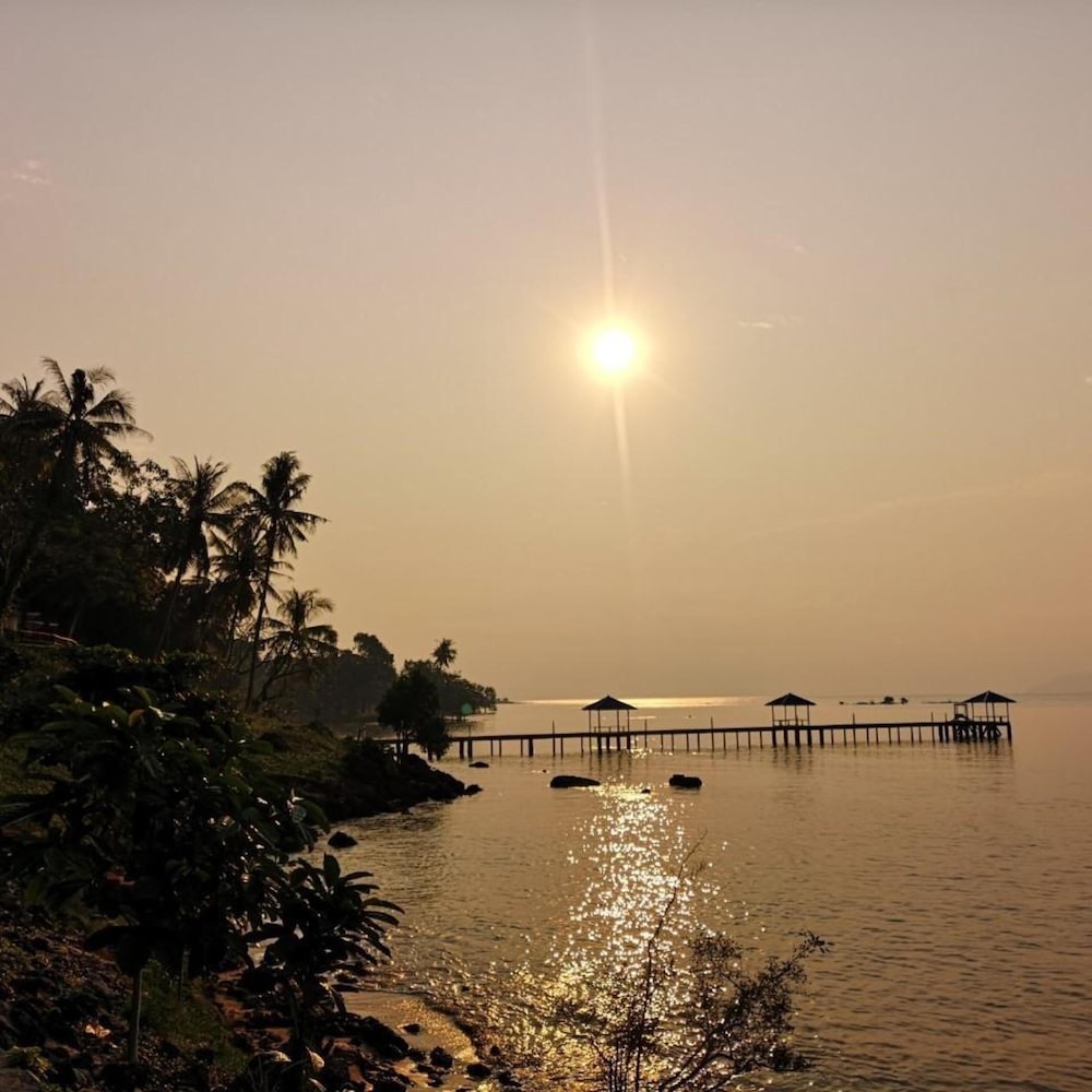 Koh Mak Buri Hut Natural Resort 69/74