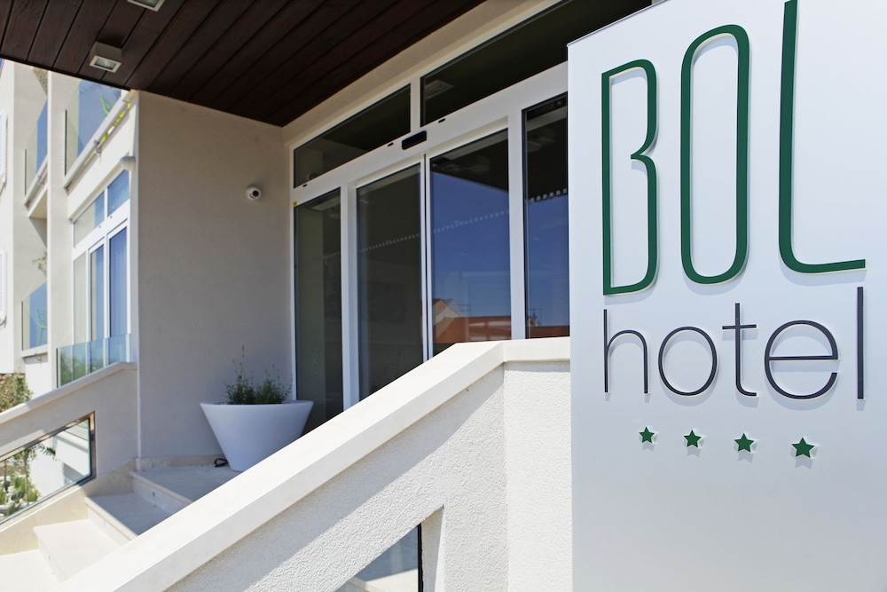 Boutique Hotel Bol 3/50