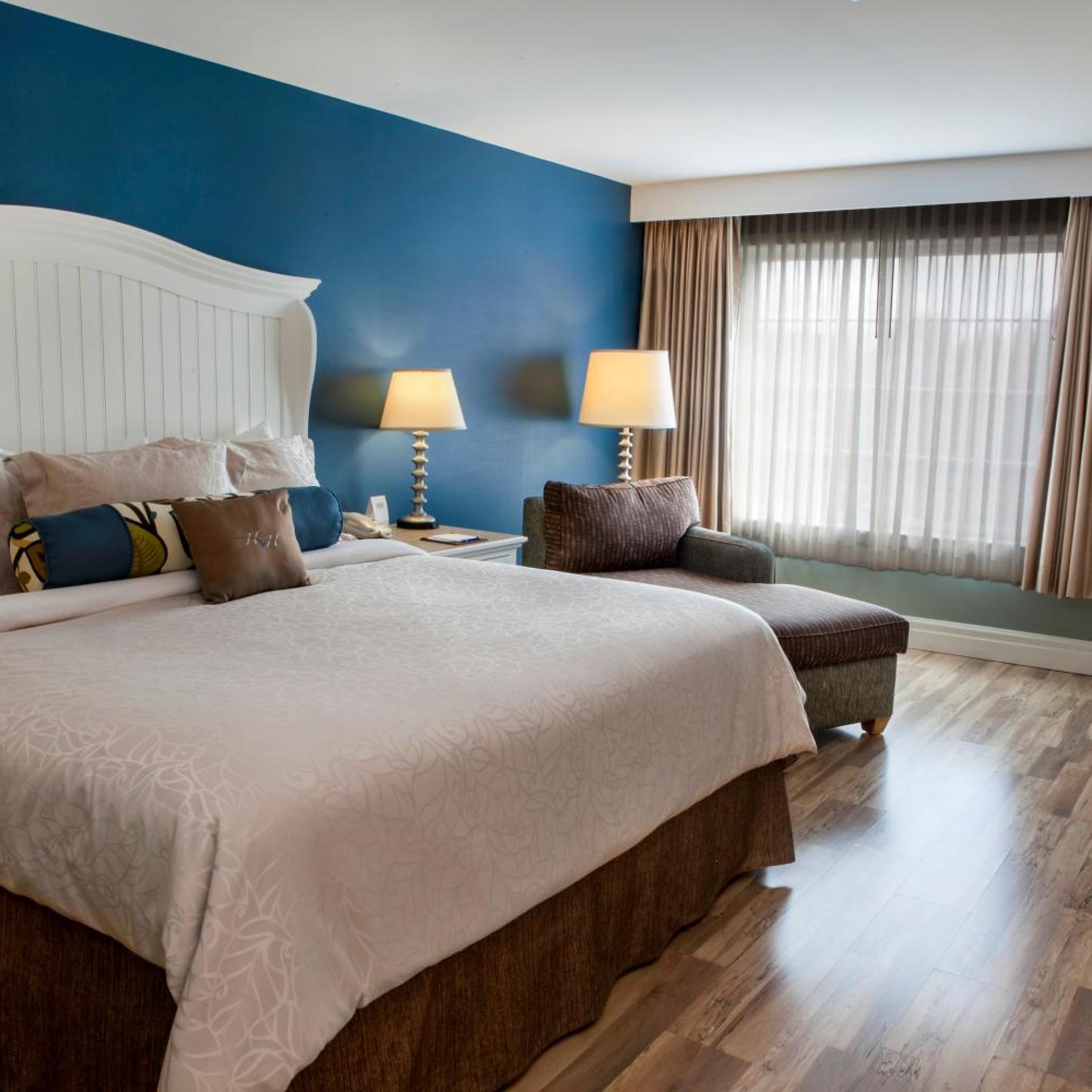 Room, King Bed, Village View