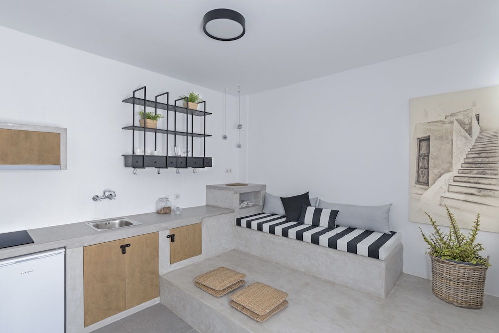 Anatoli Luxury Studios & Suites 28/50