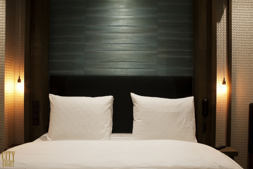 Manzos Suites 21/50