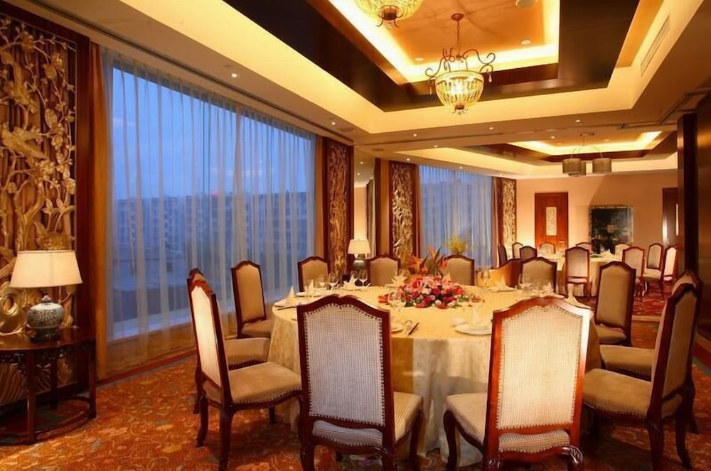 New Century Grand Hotel Shaoxing 24/47