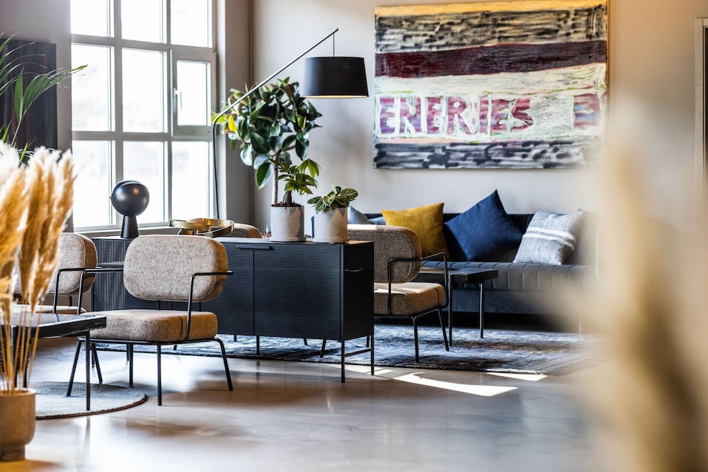 Pier 5 Hotel 47/64