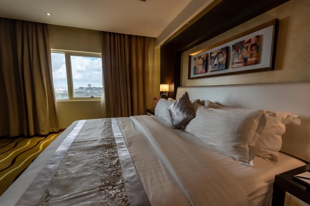 فندق ناشونال بارك(National Park Hotel) 12/66