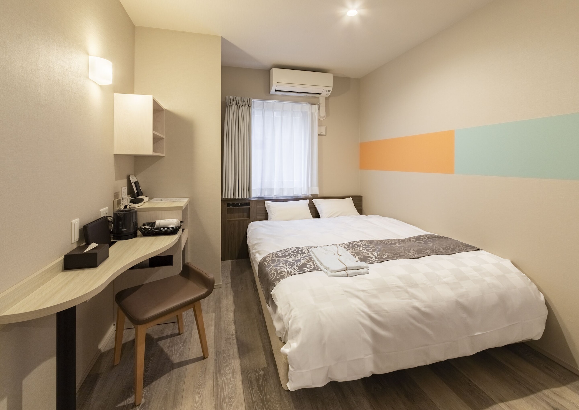 Room, Queen Bed