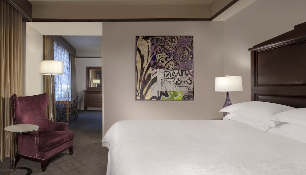 The Ashton Hotel 7/38