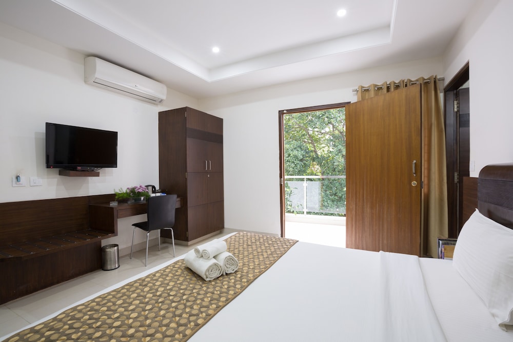 THE SANCTUM SUITES 28/43